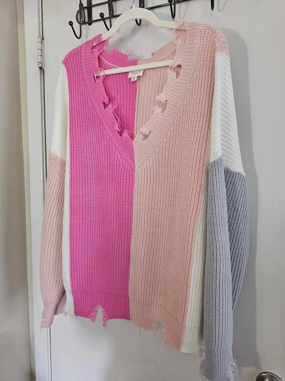 Colorblock Distressed V-Neck Sweater - Pink & Peach - Picture 3 of 8